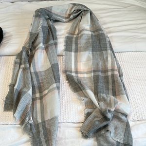 BEAUTIFUL LARGE SCARF
